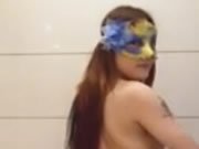 Maskeli sürtük dansları ve baştan çıkarmak için striptizler