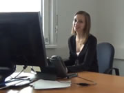 Avusturyalı bir kızla ofis seks