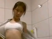 Saf kız banyo